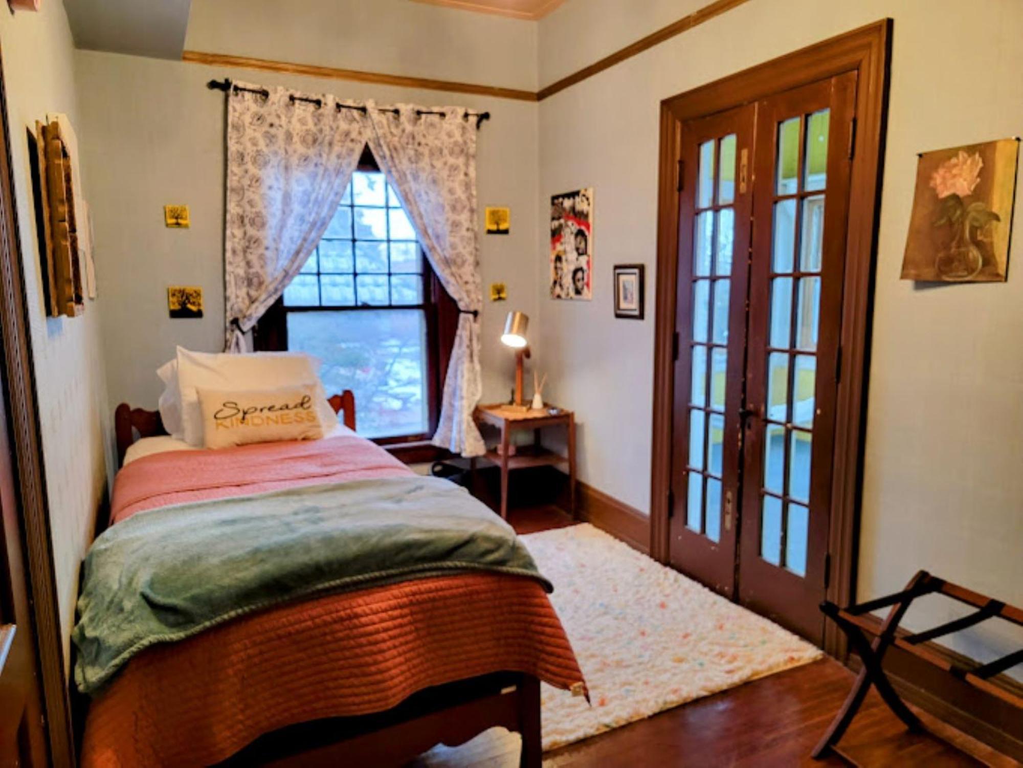 The Kings Throne Inn And Guest House Toledo Ngoại thất bức ảnh